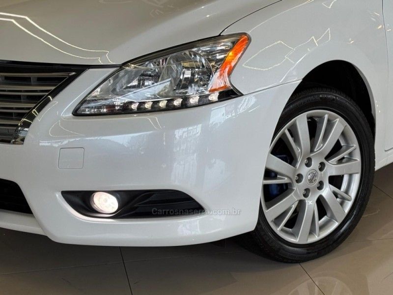 NISSAN SENTRA 2.0 SL 16V 2014/2015 GRIFFCAR MULTIMARCAS DOIS IRMÃOS / Carros no Vale NISSAN SENTRA 2.0 SL 16V 2014/2015 GRIFFCAR MULTIMARCAS DOIS IRMÃOS / Carros no Vale