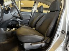 NISSAN VERSA 1.6 16V SL 2012/2013 GRIFFCAR MULTIMARCAS DOIS IRMÃOS / Carros no Vale