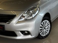 NISSAN VERSA 1.6 16V SL 2012/2013 GRIFFCAR MULTIMARCAS DOIS IRMÃOS / Carros no Vale