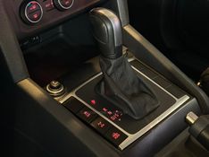 VOLKSWAGEN AMAROK 2.0 HIGHLINE 4X4 CD 16V TURBO INTERCOOLER 2020/2020 GRIFFCAR MULTIMARCAS DOIS IRMÃOS / Carros no Vale
