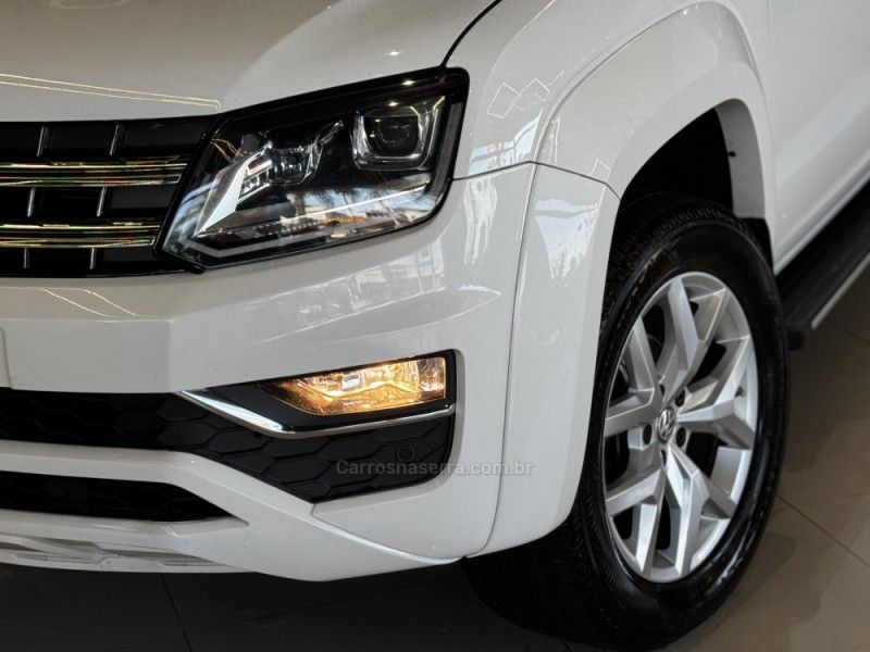 VOLKSWAGEN AMAROK 2.0 HIGHLINE 4X4 CD 16V TURBO INTERCOOLER 2020/2020 GRIFFCAR MULTIMARCAS DOIS IRMÃOS / Carros no Vale