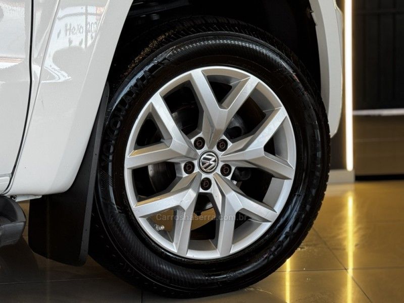 VOLKSWAGEN AMAROK 2.0 HIGHLINE 4X4 CD 16V TURBO INTERCOOLER 2020/2020 GRIFFCAR MULTIMARCAS DOIS IRMÃOS / Carros no Vale