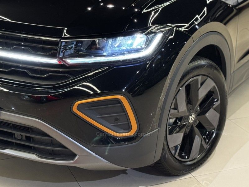 VOLKSWAGEN T-CROSS 1.4 TSI EXTREME 16V 2025/2026 GRIFFCAR MULTIMARCAS DOIS IRMÃOS / Carros no Vale