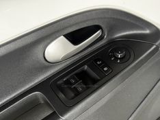 VOLKSWAGEN UP 1.0 TSI MOVE UP 12V 2019/2019 GRIFFCAR MULTIMARCAS DOIS IRMÃOS / Carros no Vale