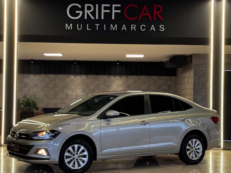 VOLKSWAGEN VIRTUS 1.0 200 TSI COMFORTLINE 2019/2019 GRIFFCAR MULTIMARCAS DOIS IRMÃOS / Carros no Vale