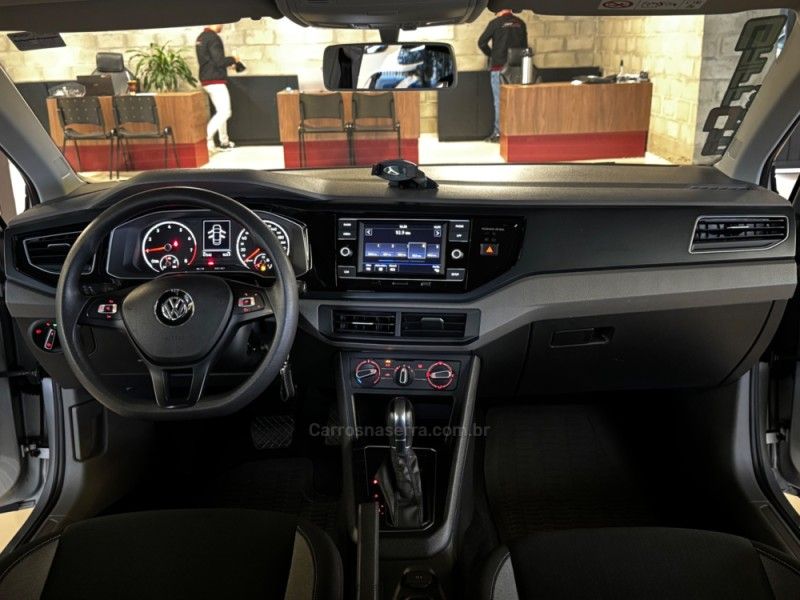 VOLKSWAGEN VIRTUS 1.0 200 TSI COMFORTLINE 2019/2019 GRIFFCAR MULTIMARCAS DOIS IRMÃOS / Carros no Vale