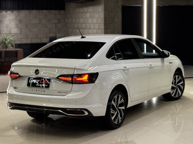 VOLKSWAGEN VIRTUS 1.0 200 TSI HIGHLINE 2023/2024 GRIFFCAR MULTIMARCAS DOIS IRMÃOS / Carros no Vale VOLKSWAGEN VIRTUS 1.0 200 TSI HIGHLINE 2023/2024 GRIFFCAR MULTIMARCAS DOIS IRMÃOS / Carros no Vale