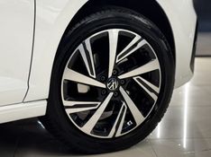 VOLKSWAGEN VIRTUS 1.0 200 TSI HIGHLINE 2023/2024 GRIFFCAR MULTIMARCAS DOIS IRMÃOS / Carros no Vale
