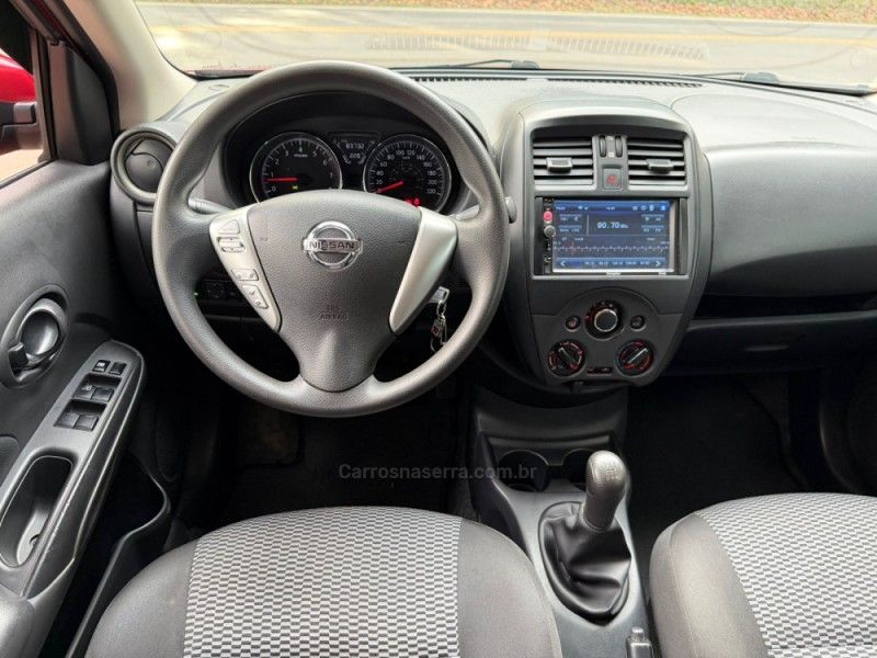 NISSAN VERSA 1.6 16V S 2019/2020 KASPER VEÍCULOS DOIS IRMÃOS / Carros no Vale