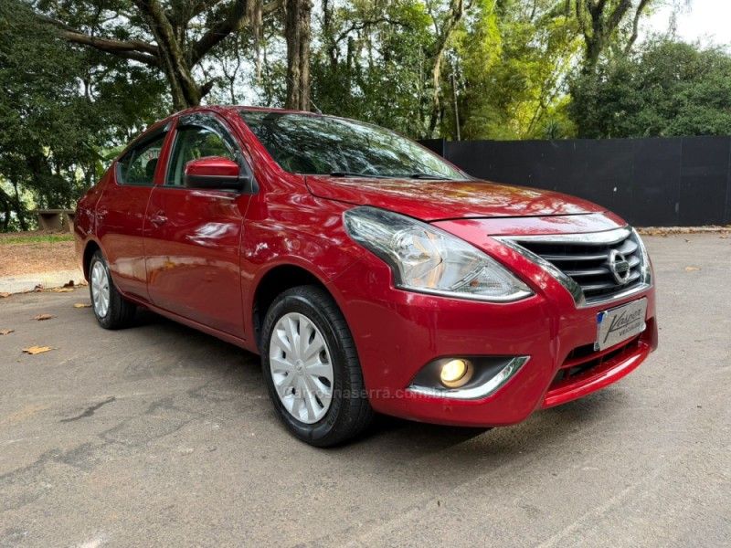 NISSAN VERSA 1.6 16V S 2019/2020 KASPER VEÍCULOS DOIS IRMÃOS / Carros no Vale
