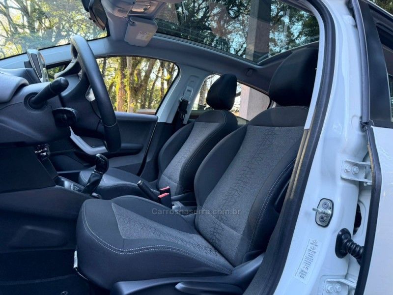 PEUGEOT 208 1.2 ALLURE 12V 2018/2018 KASPER VEÍCULOS DOIS IRMÃOS / Carros no Vale