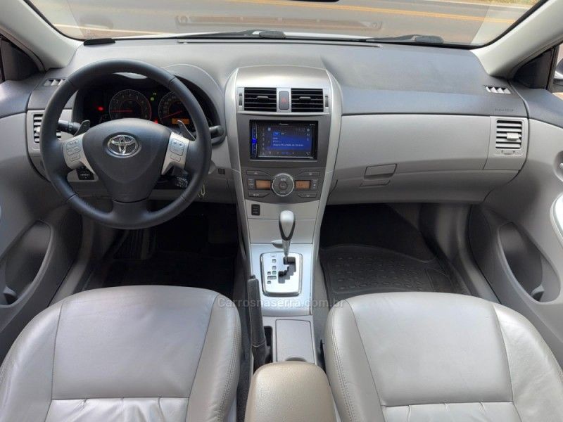TOYOTA COROLLA 2.0 XEI 16V 2011/2012 KASPER VEÍCULOS DOIS IRMÃOS / Carros no Vale
