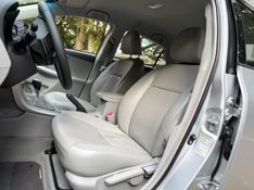 TOYOTA COROLLA 2.0 XEI 16V 2011/2012 KASPER VEÍCULOS DOIS IRMÃOS / Carros no Vale
