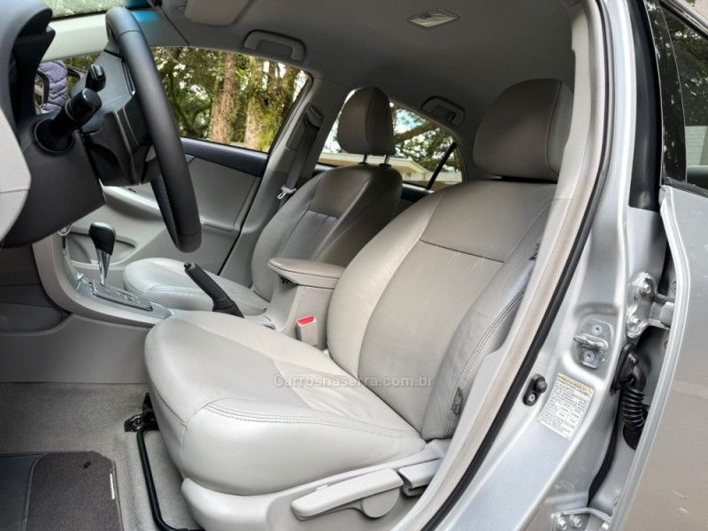TOYOTA COROLLA 2.0 XEI 16V 2011/2012 KASPER VEÍCULOS DOIS IRMÃOS / Carros no Vale