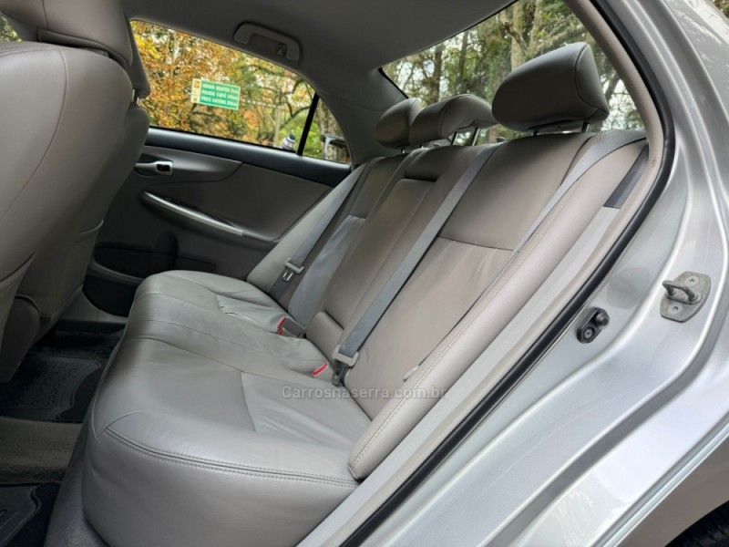 TOYOTA COROLLA 2.0 XEI 16V 2011/2012 KASPER VEÍCULOS DOIS IRMÃOS / Carros no Vale