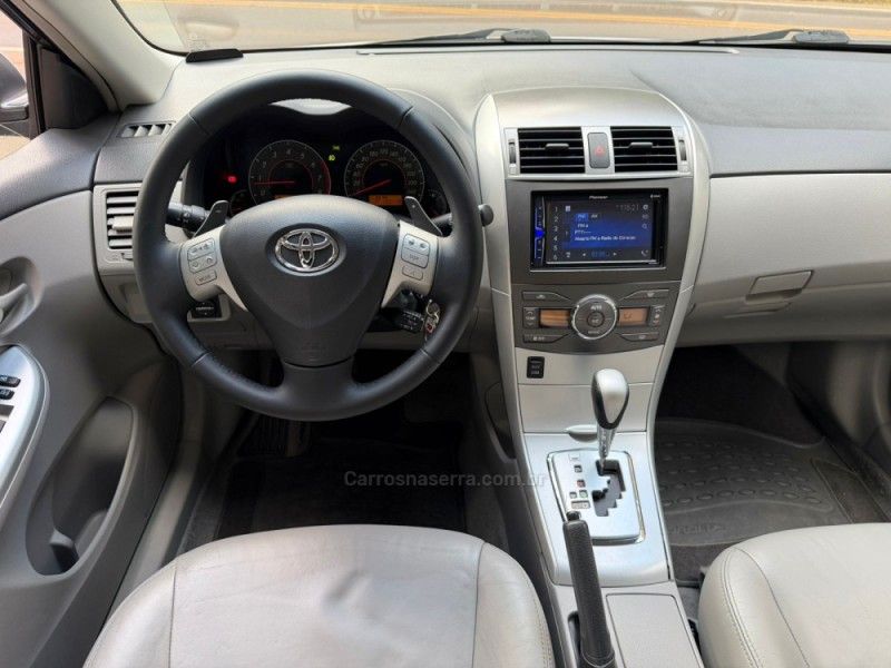 TOYOTA COROLLA 2.0 XEI 16V 2011/2012 KASPER VEÍCULOS DOIS IRMÃOS / Carros no Vale