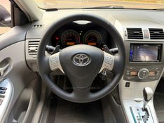 TOYOTA COROLLA 2.0 XEI 16V 2011/2012 KASPER VEÍCULOS DOIS IRMÃOS / Carros no Vale