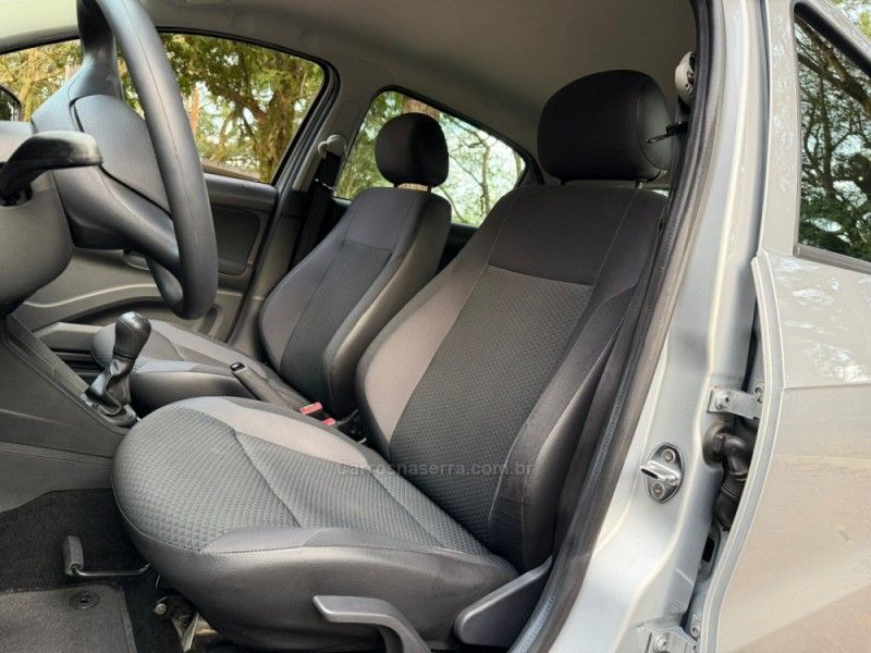 VOLKSWAGEN GOL 1.0 12V MPI TOTALFLEX TRENDLINE 2018/2018 KASPER VEÍCULOS DOIS IRMÃOS / Carros no Vale