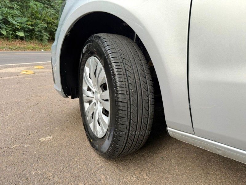 VOLKSWAGEN GOL 1.0 12V MPI TOTALFLEX TRENDLINE 2018/2018 KASPER VEÍCULOS DOIS IRMÃOS / Carros no Vale