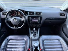 VOLKSWAGEN JETTA 2.0 TSI HIGHLINE 211CV DSG 2016/2017 KASPER VEÍCULOS DOIS IRMÃOS / Carros no Vale
