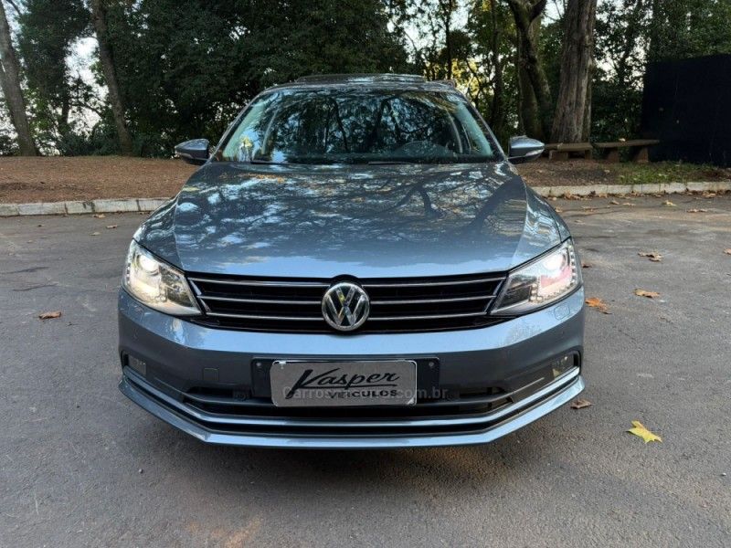 VOLKSWAGEN JETTA 2.0 TSI HIGHLINE 211CV DSG 2016/2017 KASPER VEÍCULOS DOIS IRMÃOS / Carros no Vale VOLKSWAGEN JETTA 2.0 TSI HIGHLINE 211CV DSG 2016/2017 KASPER VEÍCULOS DOIS IRMÃOS / Carros no Vale