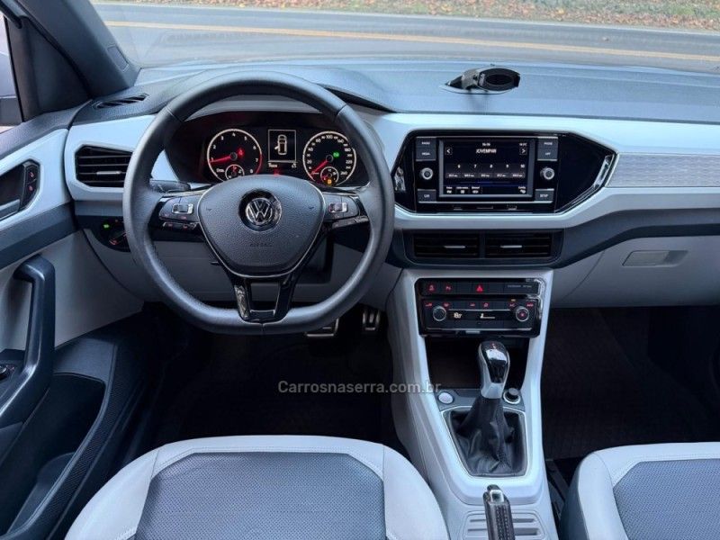 VOLKSWAGEN T-CROSS 1.4 HIGHLINE TSI 16V 2019/2020 KASPER VEÍCULOS DOIS IRMÃOS / Carros no Vale VOLKSWAGEN T-CROSS 1.4 HIGHLINE TSI 16V 2019/2020 KASPER VEÍCULOS DOIS IRMÃOS / Carros no Vale