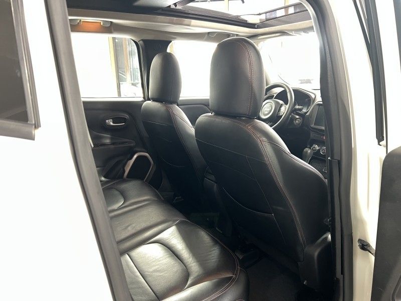 JEEP RENEGADE 1.8 16V SPORT 2016/2015 PRIME MULTIMARCAS CAXIAS DO SUL / Carros no Vale