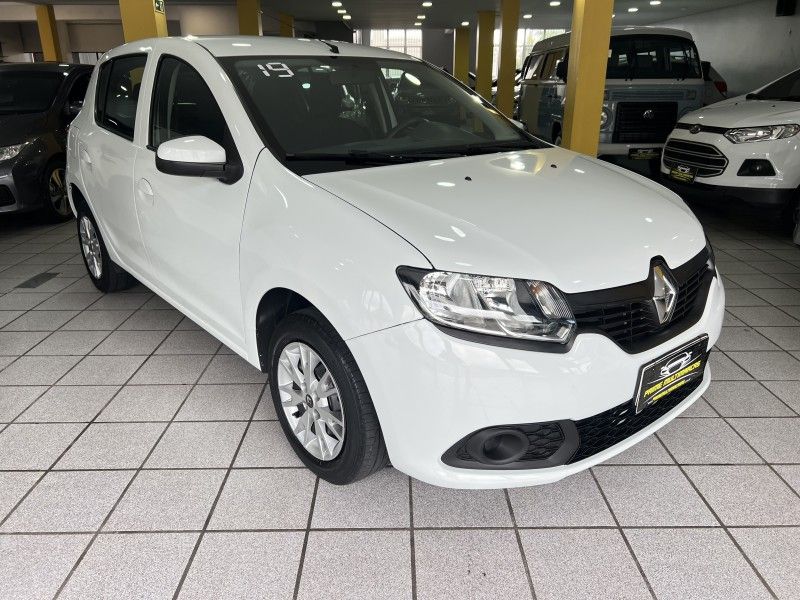 RENAULT SANDERO 1.0 AUTHENTIQUE 12V 2018/2019 PRIME MULTIMARCAS CAXIAS DO SUL / Carros no Vale