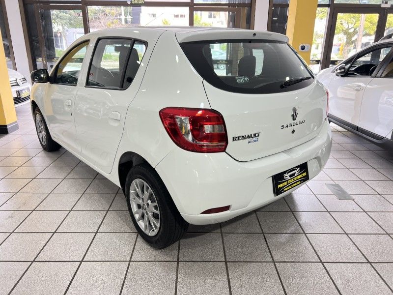 RENAULT SANDERO 1.0 AUTHENTIQUE 12V 2018/2019 PRIME MULTIMARCAS CAXIAS DO SUL / Carros no Vale