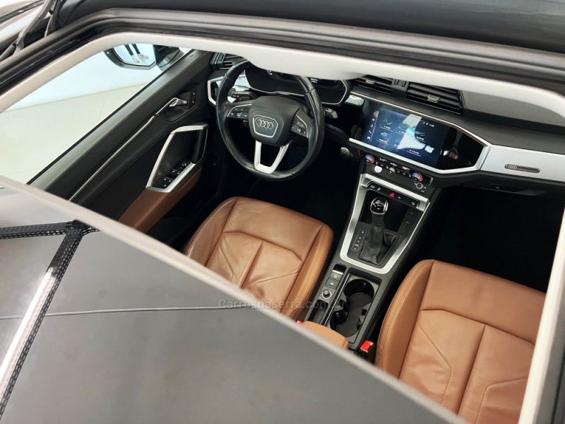 AUDI Q3 1.4 TFSI PRESTIGE PLUS S TRONIC 2019/2020 ÓTIMA CAR FLORES DA CUNHA / Carros no Vale