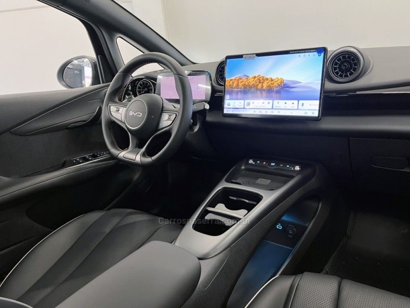 BYD DOLPHIN SE 45.5 KW ELÉTRICO 2026/2027 ÓTIMA CAR FLORES DA CUNHA / Carros no Vale