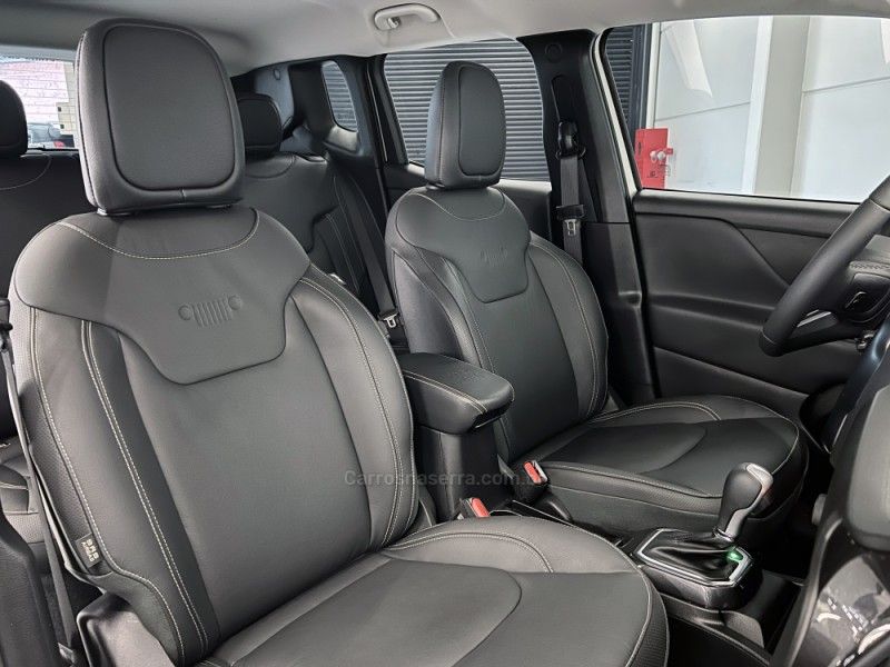 JEEP RENEGADE 1.3 LONGITUDE T270 16V TURBO 2024/2025 ÓTIMA CAR FLORES DA CUNHA / Carros no Vale