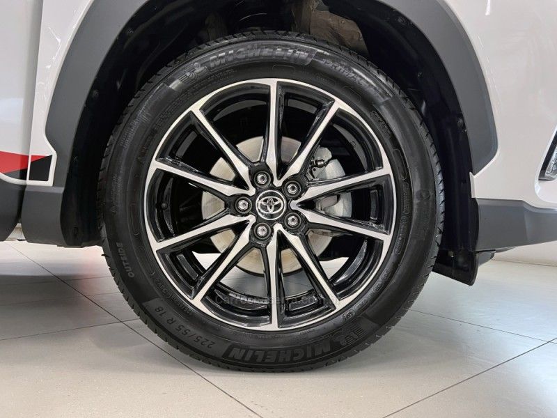 TOYOTA COROLLA 2.0 CROSS GR-S 16V 2023/2024 ÓTIMA CAR FLORES DA CUNHA / Carros no Vale