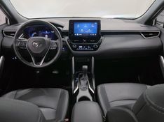 TOYOTA COROLLA 2.0 CROSS XRE 16V 2023/2024 ÓTIMA CAR FLORES DA CUNHA / Carros no Vale