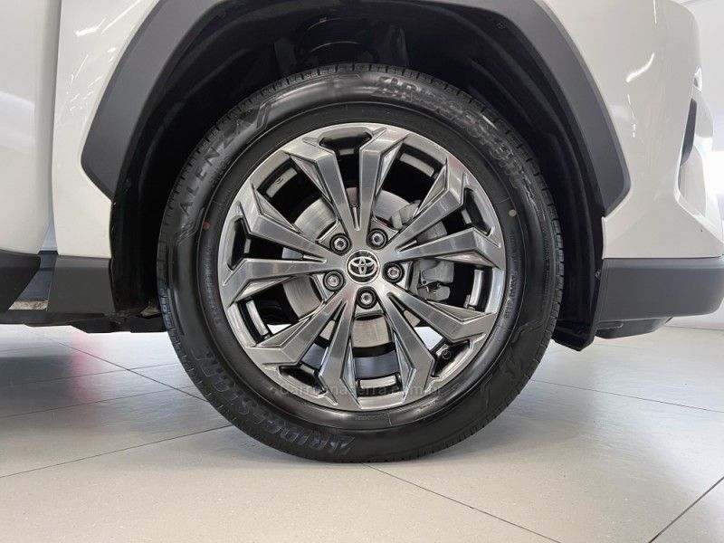TOYOTA RAV4 2.5 SX CONNECT AWD VVT-IE HYBRID 2023/2023 ÓTIMA CAR FLORES DA CUNHA / Carros no Vale