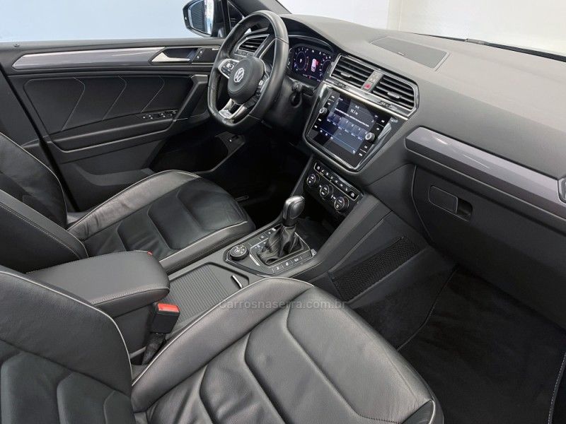 VOLKSWAGEN TIGUAN 2.0 ALLSPACE R-LINE 350 TSI 4X4 2019/2020 ÓTIMA CAR FLORES DA CUNHA / Carros no Vale