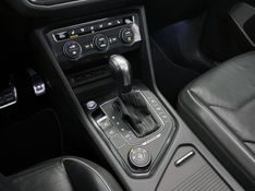 VOLKSWAGEN TIGUAN 2.0 ALLSPACE R-LINE 350 TSI 4X4 2019/2020 ÓTIMA CAR FLORES DA CUNHA / Carros no Vale