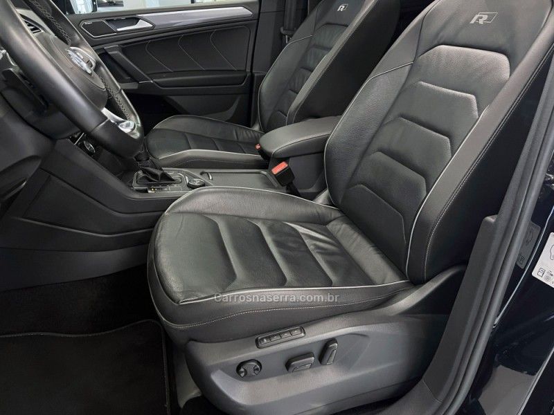 VOLKSWAGEN TIGUAN 2.0 ALLSPACE R-LINE 350 TSI 4X4 2019/2020 ÓTIMA CAR FLORES DA CUNHA / Carros no Vale