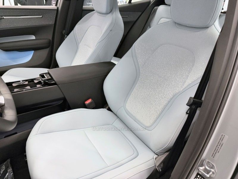 VOLVO EX30 ULTRA EXTENDED RANGE 2024/2025 ÓTIMA CAR FLORES DA CUNHA / Carros no Vale