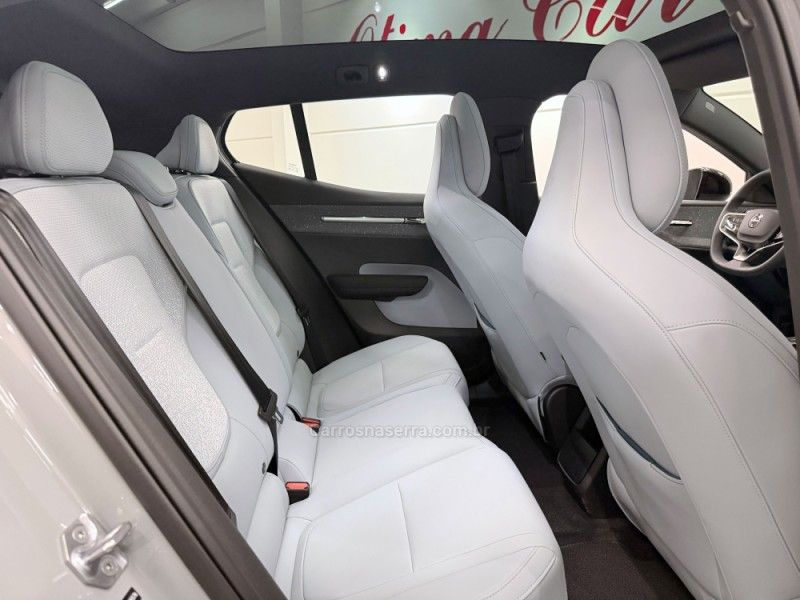 VOLVO EX30 ULTRA EXTENDED RANGE 2024/2025 ÓTIMA CAR FLORES DA CUNHA / Carros no Vale