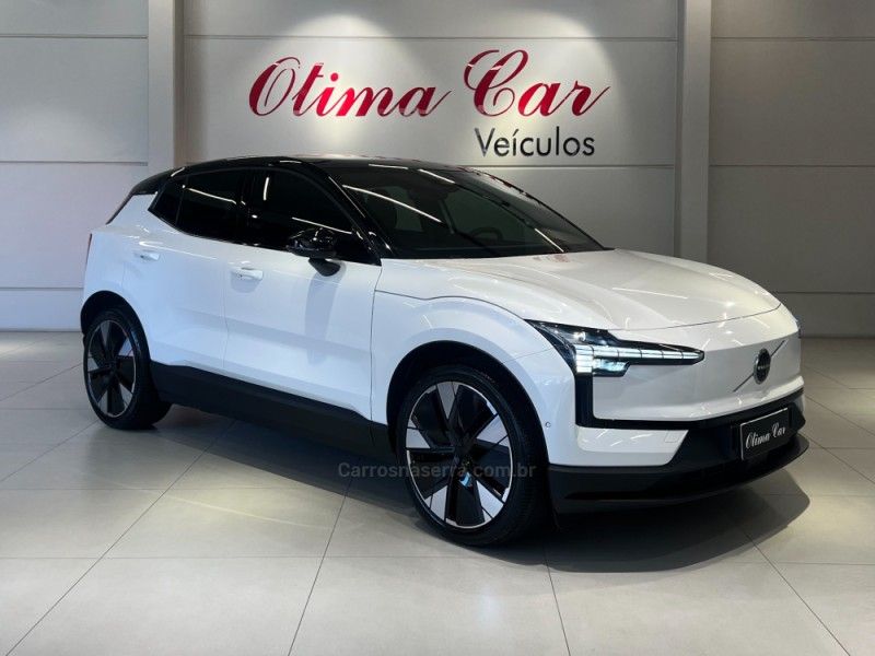 VOLVO EX30 ULTRA EXTENDED RANGE 2024/2024 ÓTIMA CAR FLORES DA CUNHA / Carros no Vale