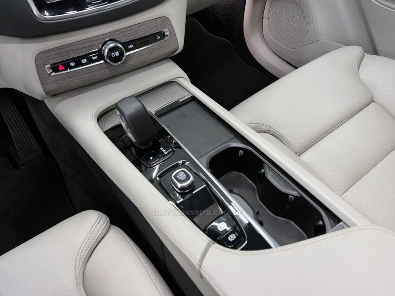 VOLVO XC90 2.0 T8 RECHARGE PLUS AWD 2022/2023 ÓTIMA CAR FLORES DA CUNHA / Carros no Vale VOLVO XC90 2.0 T8 RECHARGE PLUS AWD 2022/2023 ÓTIMA CAR FLORES DA CUNHA / Carros no Vale