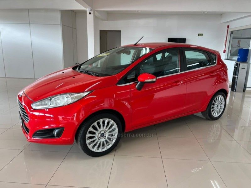 FORD FIESTA 1.6 TITANIUM HATCH 16V 2014/2015 CIMIRRO AUTOMÓVEIS TAQUARA / Carros no Vale