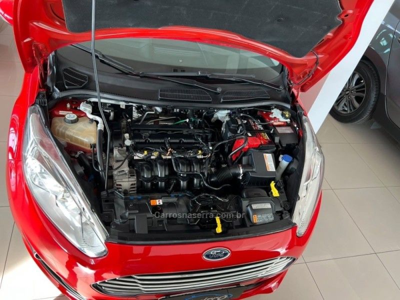 FORD FIESTA 1.6 TITANIUM HATCH 16V 2014/2015 CIMIRRO AUTOMÓVEIS TAQUARA / Carros no Vale