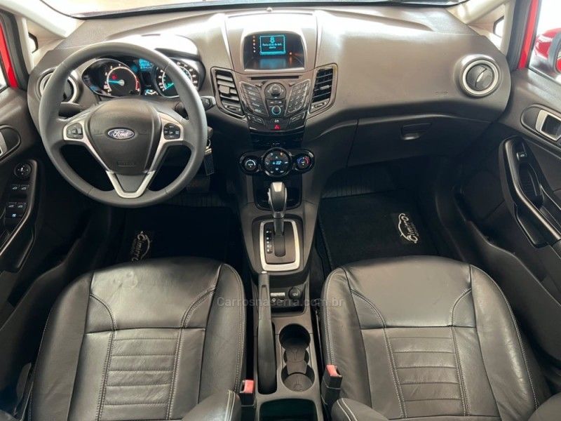 FORD FIESTA 1.6 TITANIUM HATCH 16V 2014/2015 CIMIRRO AUTOMÓVEIS TAQUARA / Carros no Vale