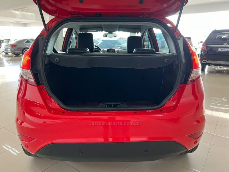FORD FIESTA 1.6 TITANIUM HATCH 16V 2014/2015 CIMIRRO AUTOMÓVEIS TAQUARA / Carros no Vale