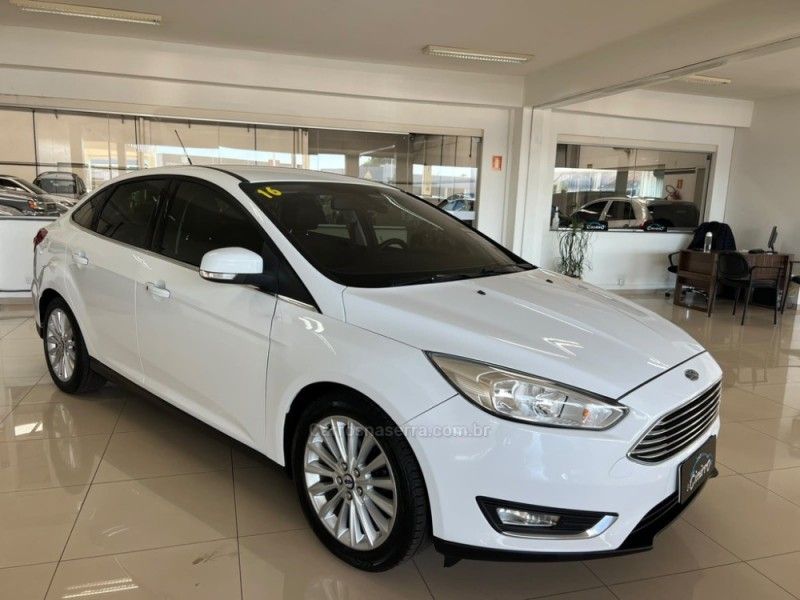 FORD FOCUS 2.0 TITANIUM SEDAN 16V 2016/2016 CIMIRRO AUTOMÓVEIS TAQUARA / Carros no Vale FORD FOCUS 2.0 TITANIUM SEDAN 16V 2016/2016 CIMIRRO AUTOMÓVEIS TAQUARA / Carros no Vale