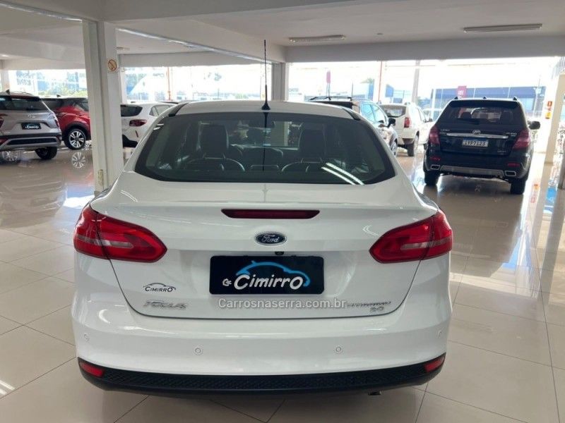 FORD FOCUS 2.0 TITANIUM SEDAN 16V 2016/2016 CIMIRRO AUTOMÓVEIS TAQUARA / Carros no Vale FORD FOCUS 2.0 TITANIUM SEDAN 16V 2016/2016 CIMIRRO AUTOMÓVEIS TAQUARA / Carros no Vale