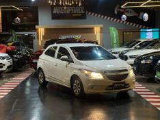 Chevrolet Onix 10 Joye 2016/2017 DL MOTORS LAJEADO / Carros no Vale