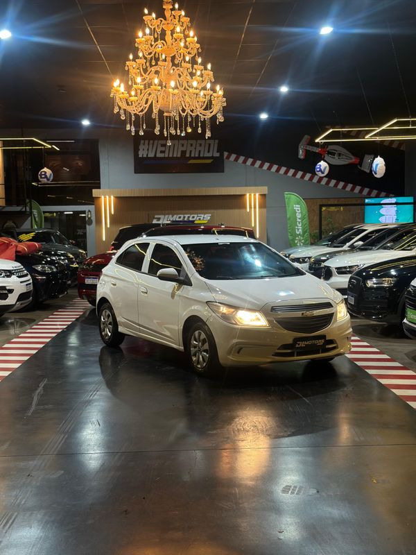 Chevrolet Onix 10 Joye 2016/2017 DL MOTORS LAJEADO / Carros no Vale